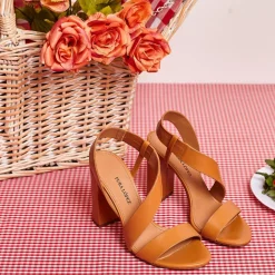 Aquira Sandales à talons hauts en cuir camel