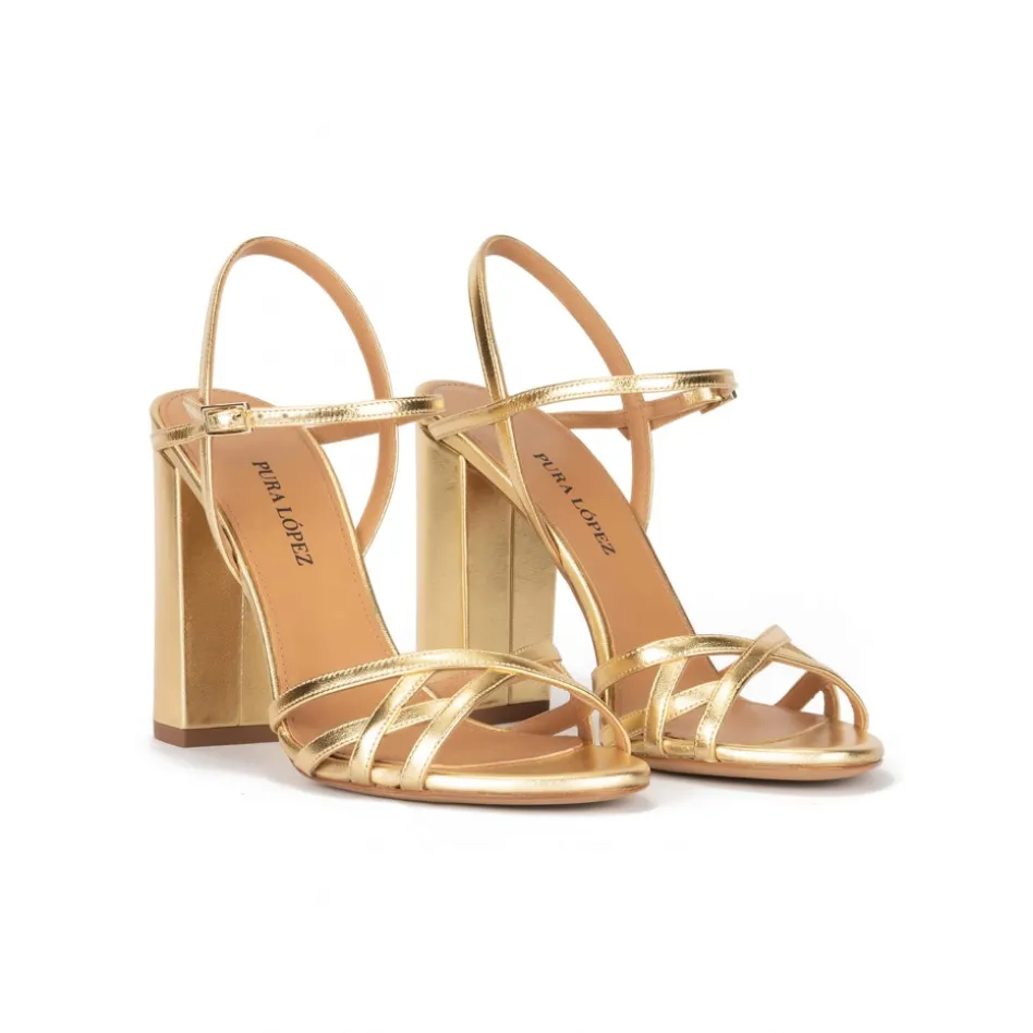 Coque Sandales à talons hauts en cuir métallisé doré