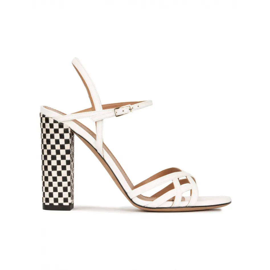 Coque Sandales en cuir blanc cassé avec talons à carreaux