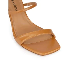 Daquesha Sandales à talons moyens en cuir camel