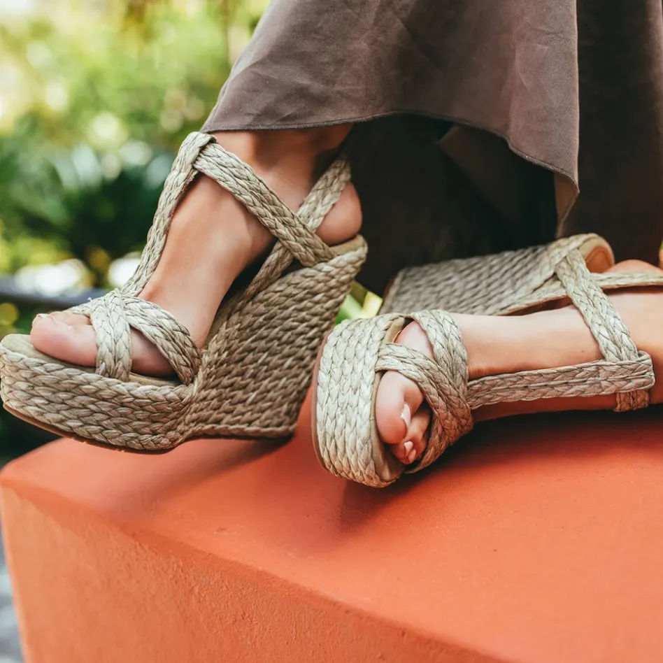 Filipa Espadrilles compensées en raphia tressé taupe