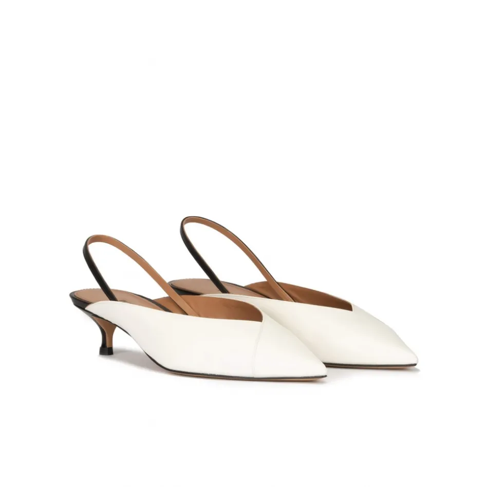 Lanequia Escarpins à brides en cuir blanc cassé