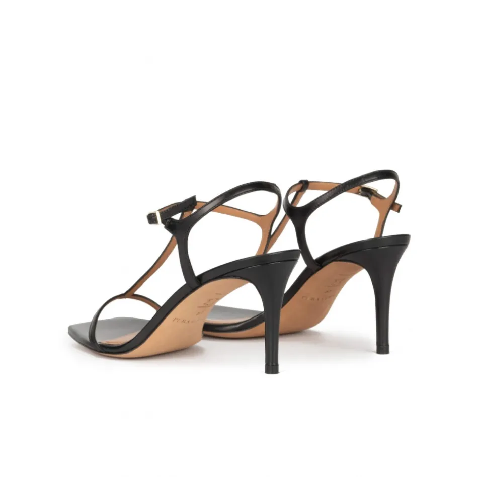 Leonique Sandales à talons moyens en cuir noir