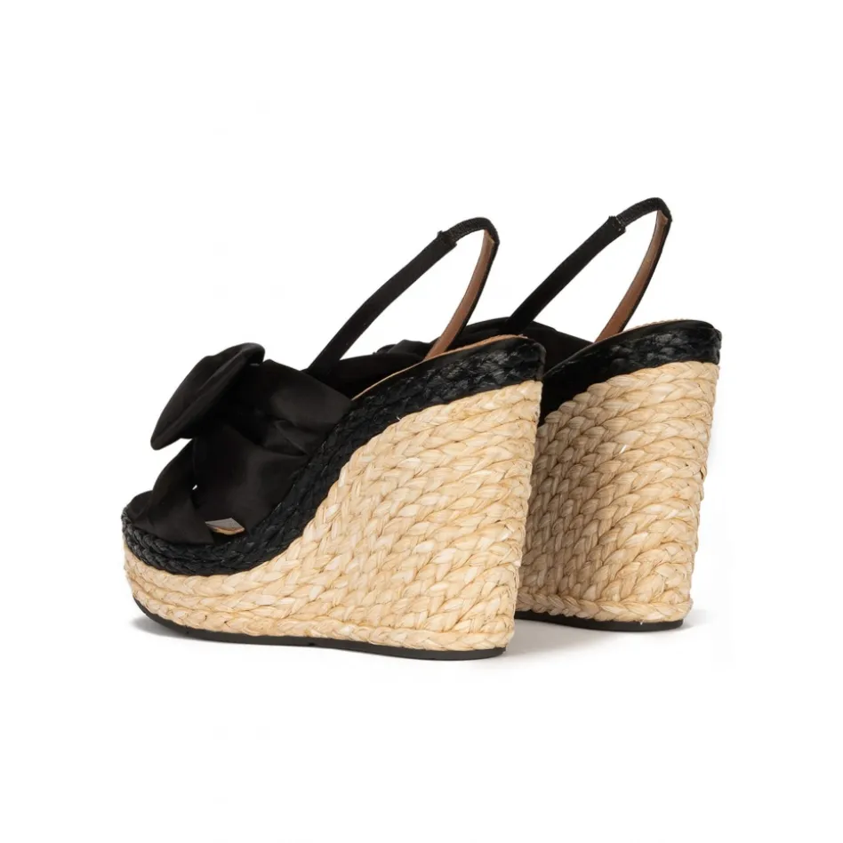 Miquela Sandales compensées en satin noir et en raphia naturel