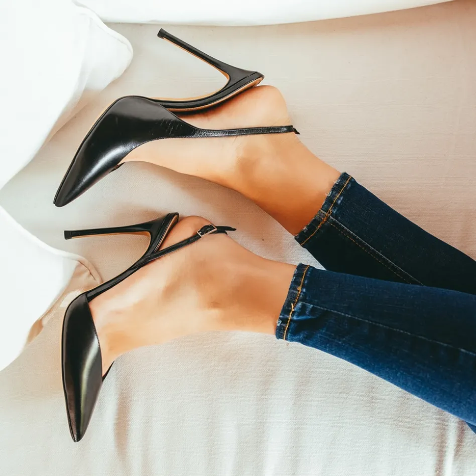 Omeya Escarpins à brides en cuir noir