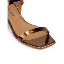 Queralt Sandales de talon moyen en cuir métallisé bronze