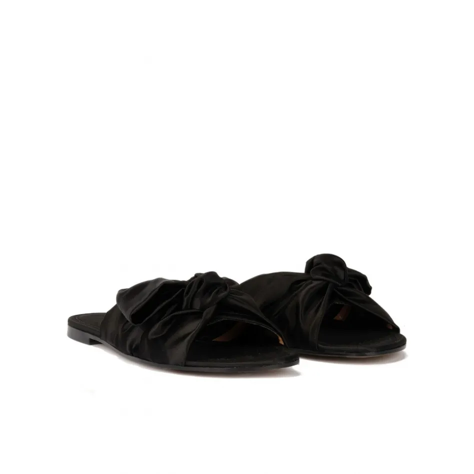 Quetty Claquettes en satin noir à nœuds