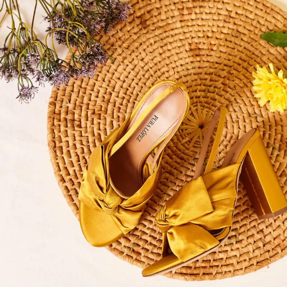 Quirina Sandales à talons épais en satin jaune moutarde
