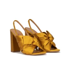 Quirina Sandales à talons épais en satin jaune moutarde